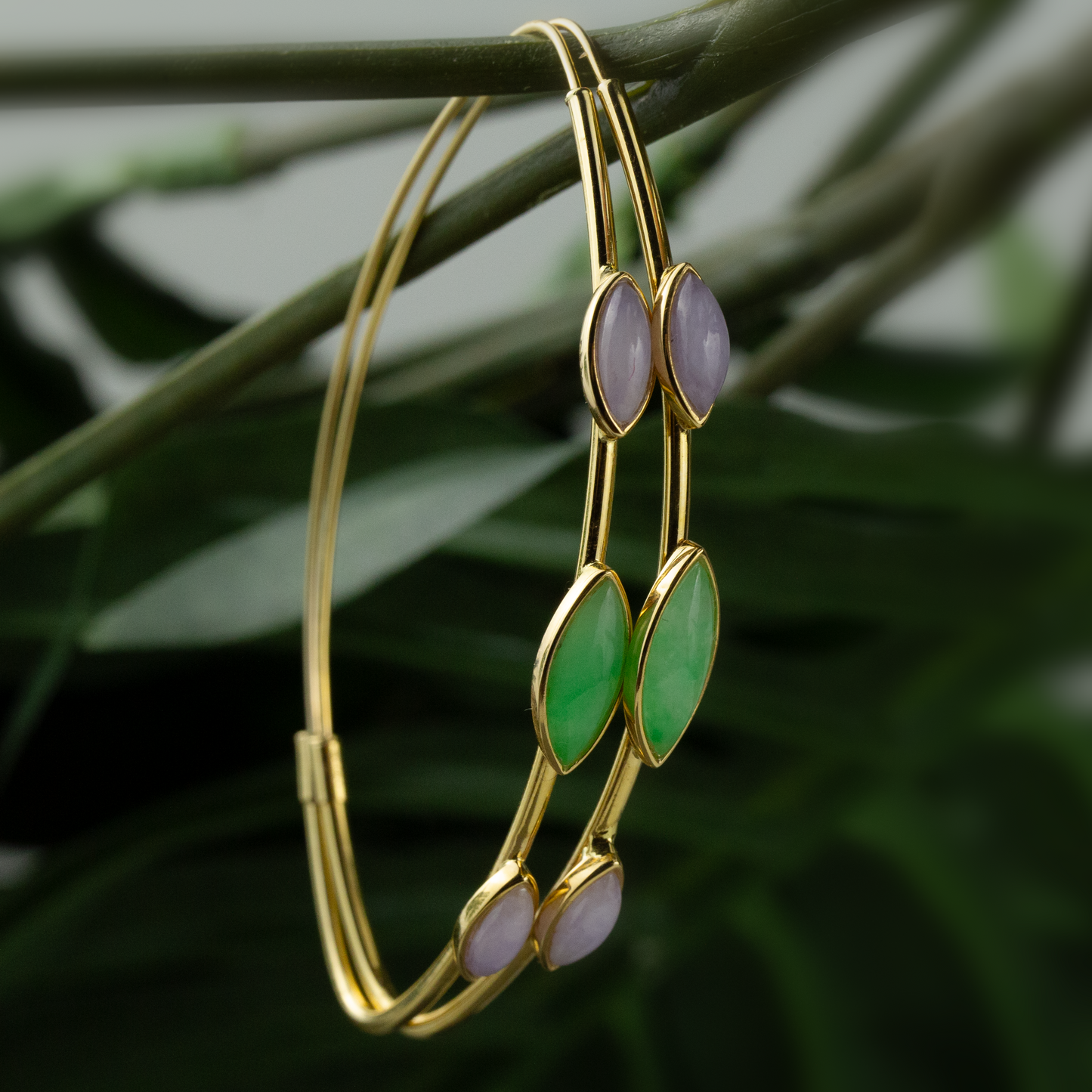 14K YELLOW GOLD GREEN & LAVENDER JADEITE JADE HOOP EARRING UPC #382633